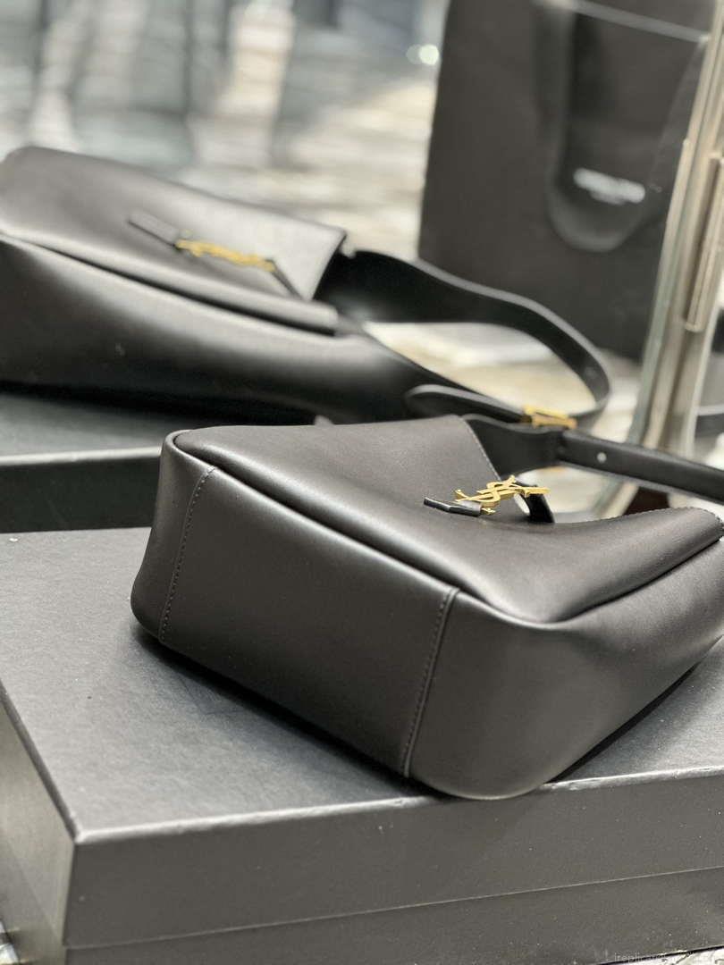 YSL 713938 LE 5 A 7 Supple Small In Grained Leather Black