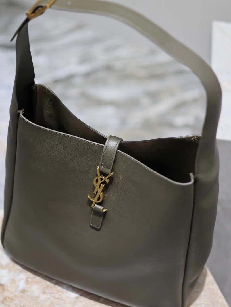 YSL 753837 Le 5 À 7 Supple Large In Smooth Leather Drak Green